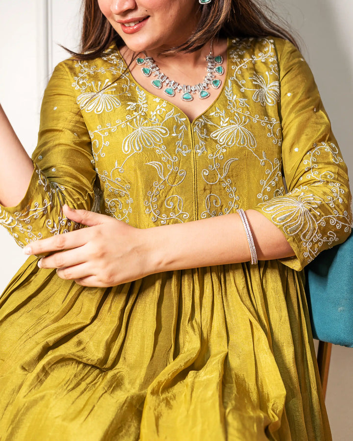 Mehendi Rangrez Designer Kurta Set