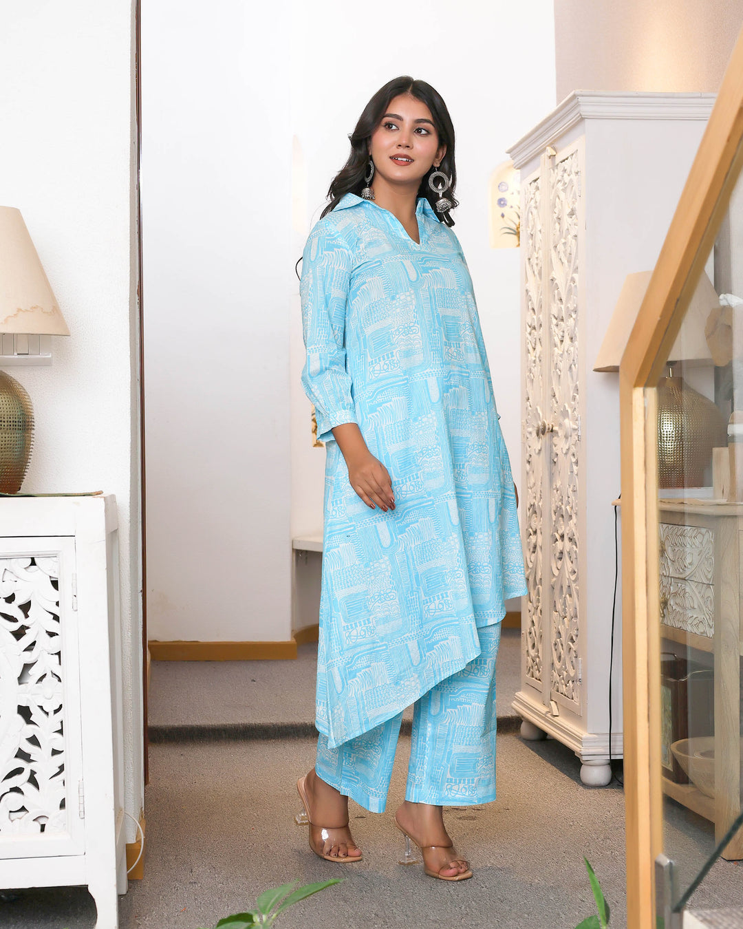 Blue & White Abstract Printed Straight Cod-ords Sets