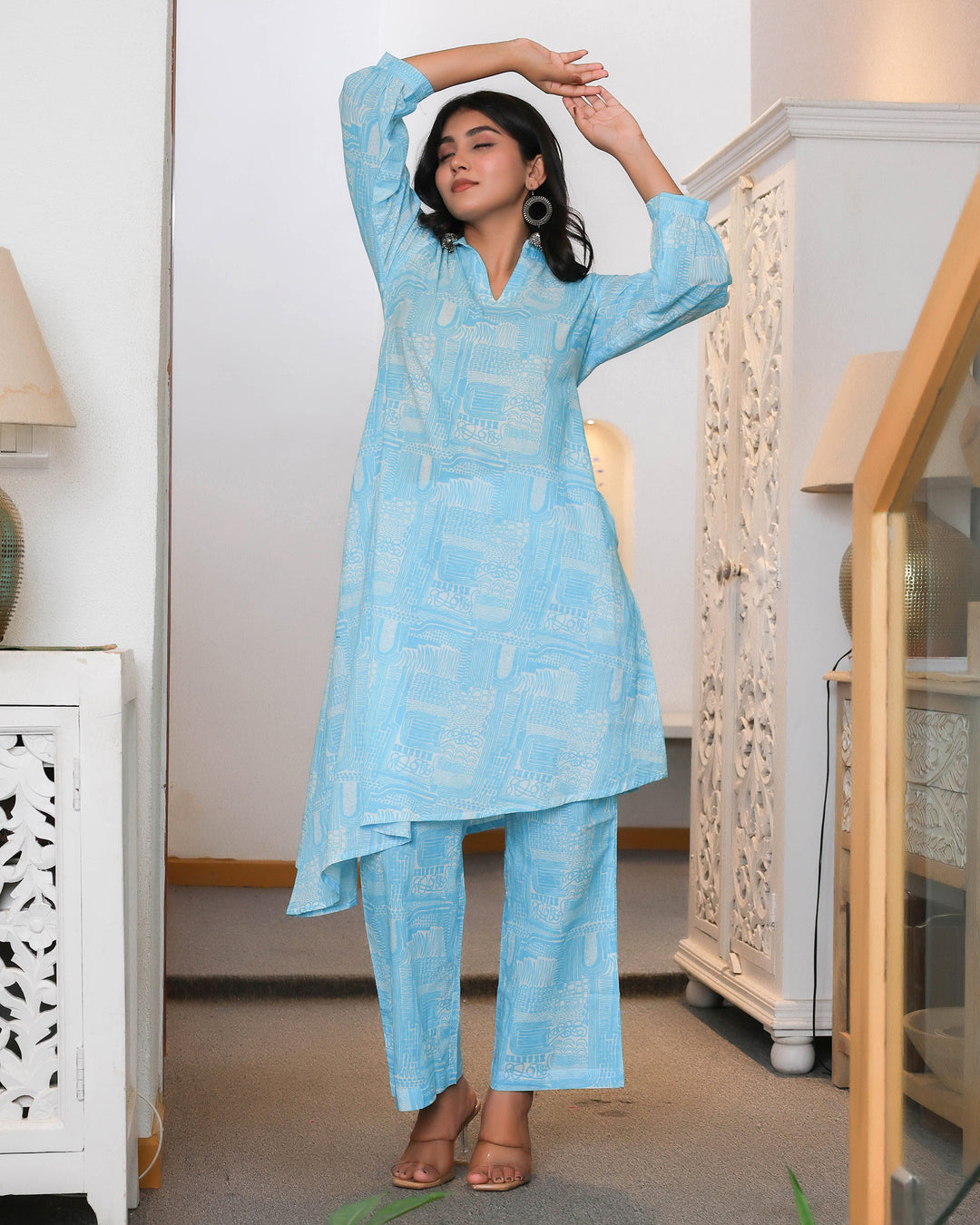 Blue & White Abstract Printed Straight Cod-ords Sets