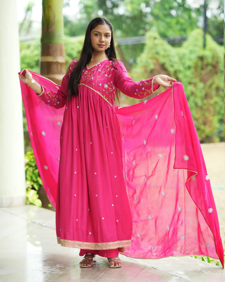 Ranisa Gulabi Designer Kurta Set