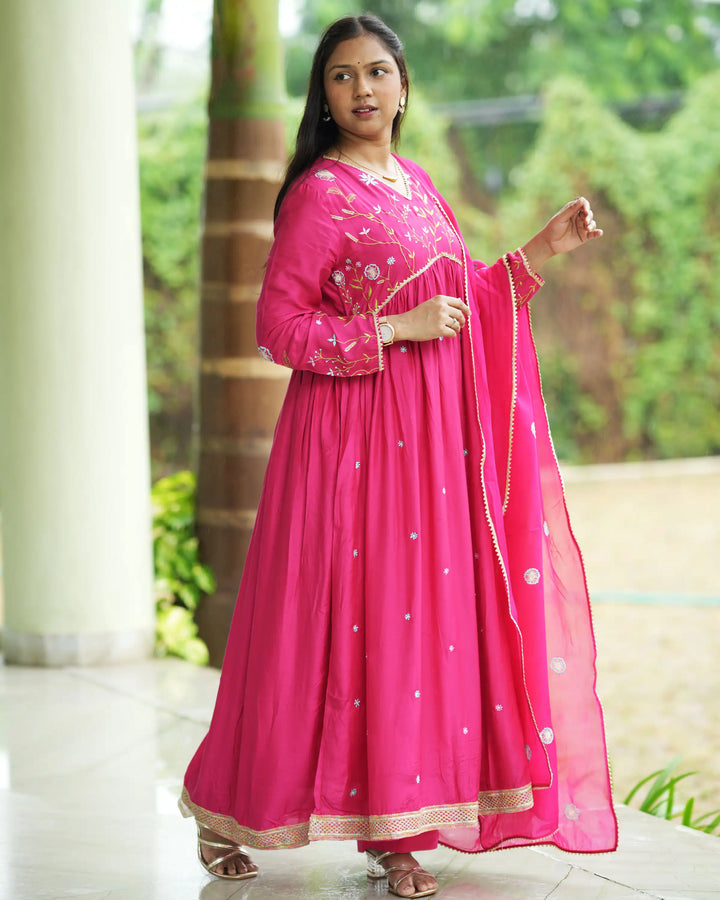 Ranisa Gulabi Designer Kurta Set