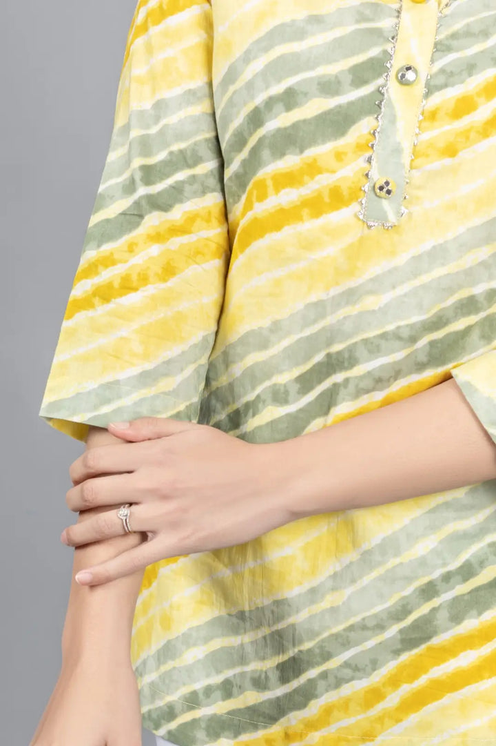 Leheriya printed short Kurti